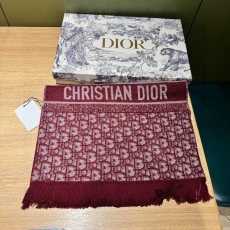 CHRISTIAN DIOR